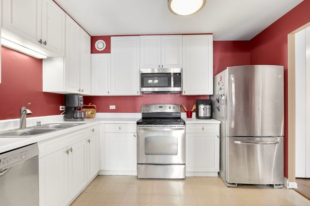 70 W Huron Street 1907, Chicago, IL 60654