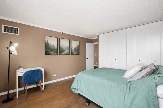 70 W Huron Street 1907, Chicago, IL 60654