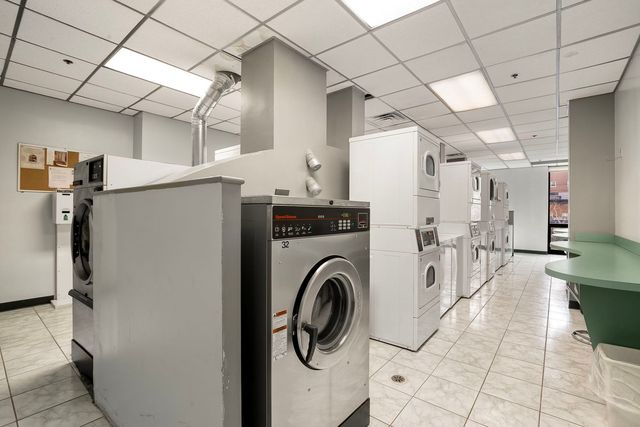 70 W Huron Street 1907, Chicago, IL 60654