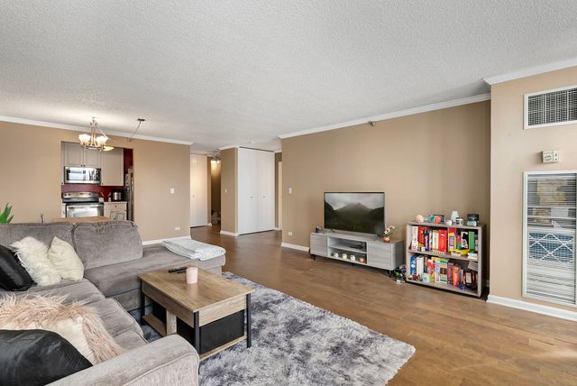 70 W Huron Street 1907, Chicago, IL 60654