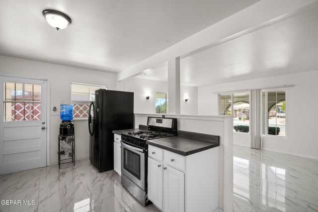 956 BURGESS Drive, El Paso, TX 79907