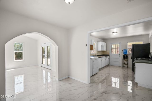 956 BURGESS Drive, El Paso, TX 79907