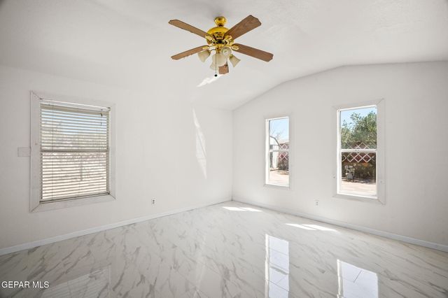 956 BURGESS Drive, El Paso, TX 79907
