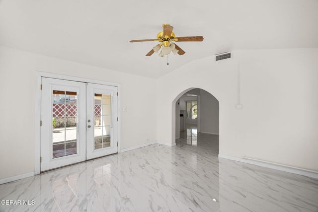 956 BURGESS Drive, El Paso, TX 79907