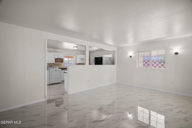 956 BURGESS Drive, El Paso, TX 79907