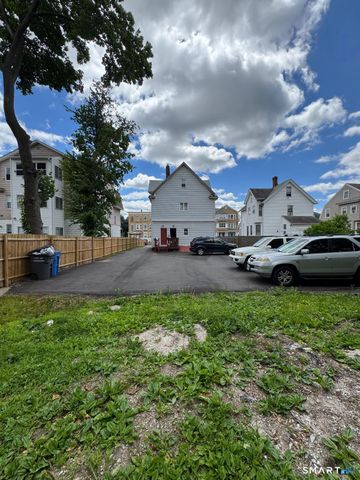 82 Bushnell Street, Hartford, CT 06114