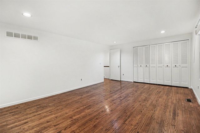 7 Barbour Lane 11, Bloomfield Hills, MI 48304