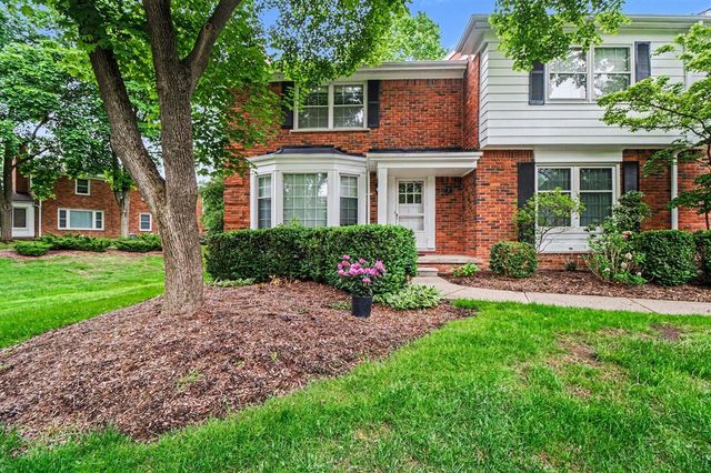 7 Barbour Lane 11, Bloomfield Hills, MI 48304