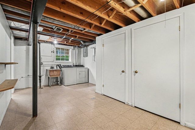 7 Barbour Lane 11, Bloomfield Hills, MI 48304