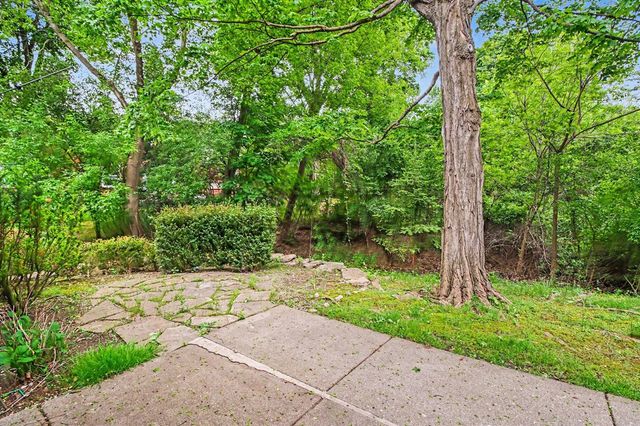 7 Barbour Lane 11, Bloomfield Hills, MI 48304
