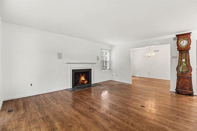 7 Barbour Lane 11, Bloomfield Hills, MI 48304
