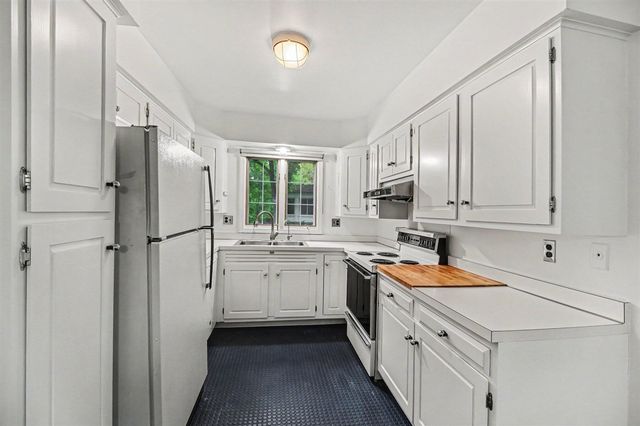 7 Barbour Lane 11, Bloomfield Hills, MI 48304