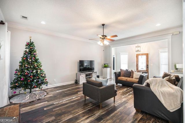 302 Erin Way, Warner Robins, GA 31088