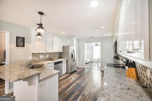 302 Erin Way, Warner Robins, GA 31088