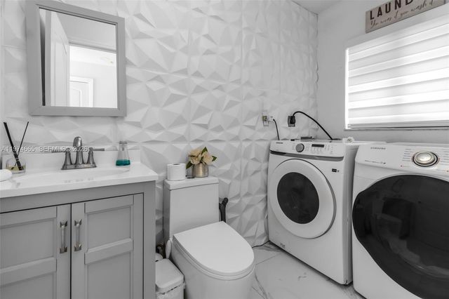 4342 SW 159th Path, Miami, FL 33185