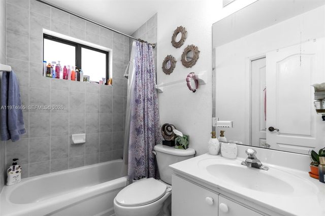 4342 SW 159th Path, Miami, FL 33185