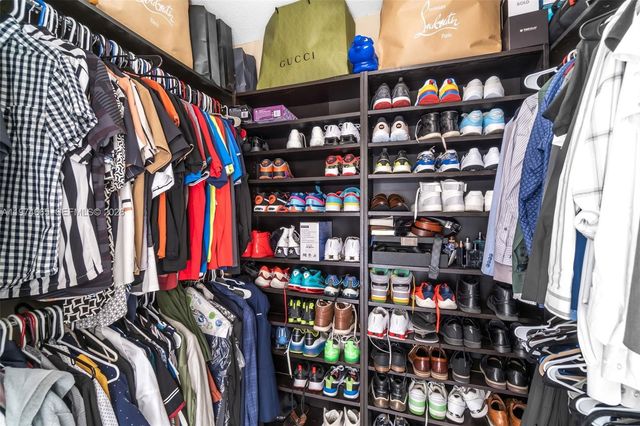 4342 SW 159th Path, Miami, FL 33185