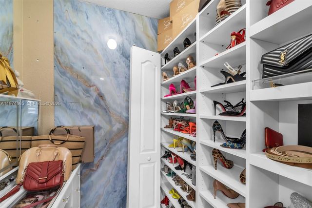 4342 SW 159th Path, Miami, FL 33185