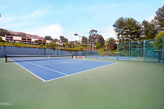 9503 Via Venezia, Burbank, CA 91504