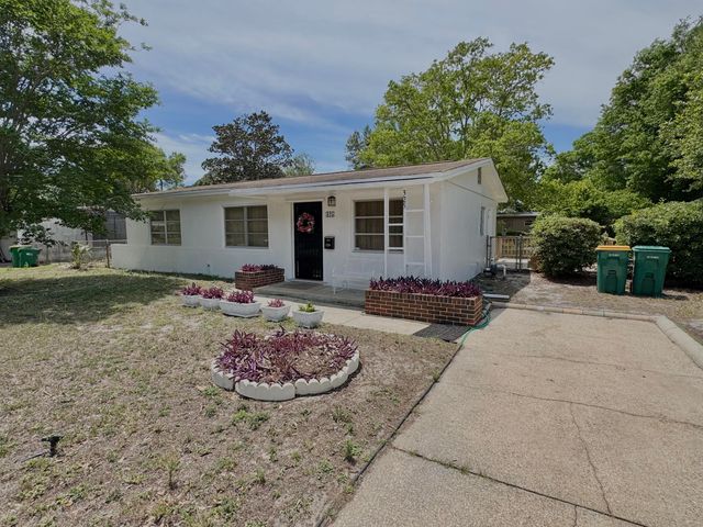 325 Avon Lane, Mary Esther, FL 32569
