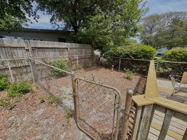 325 Avon Lane, Mary Esther, FL 32569