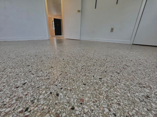 325 Avon Lane, Mary Esther, FL 32569