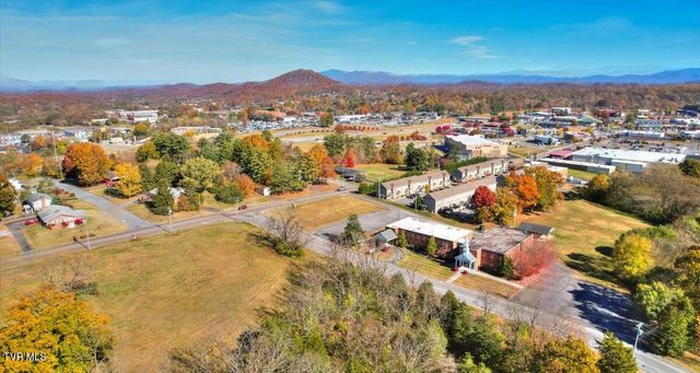 2517 Larkspur Drive, Johnson City, TN 37604