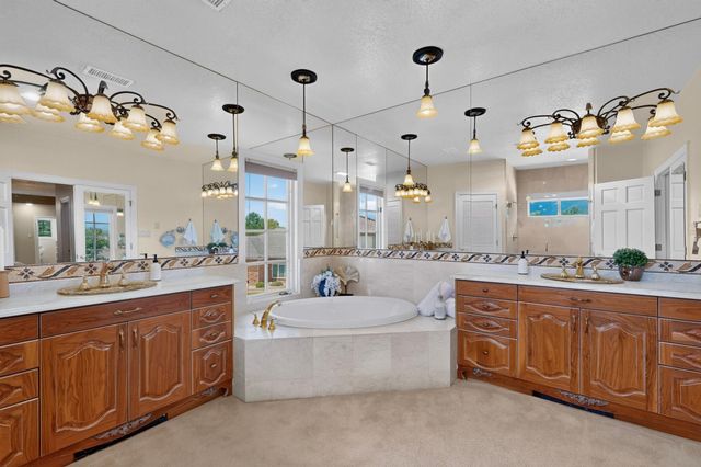10136 Masters Drive NE, Albuquerque, NM 87111
