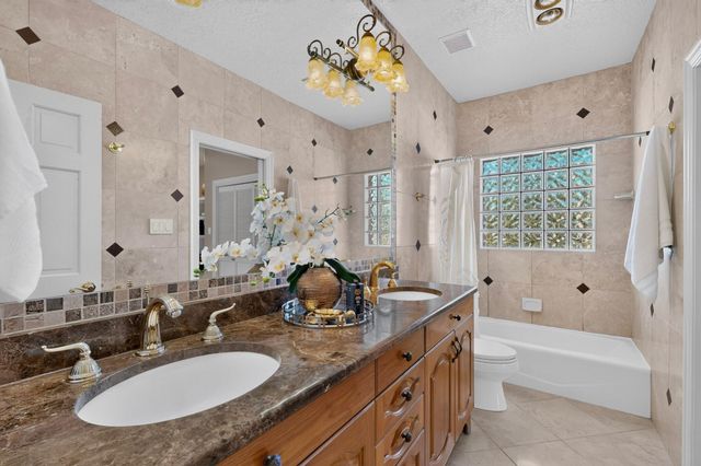 10136 Masters Drive NE, Albuquerque, NM 87111