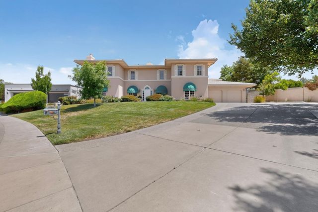 10136 Masters Drive NE, Albuquerque, NM 87111