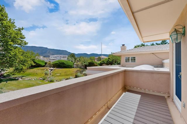 10136 Masters Drive NE, Albuquerque, NM 87111