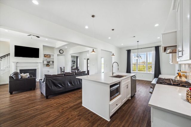 4112 Leslies Way, Dickinson, TX 77539