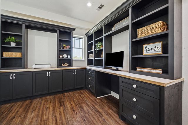 4112 Leslies Way, Dickinson, TX 77539