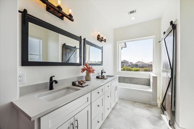 4112 Leslies Way, Dickinson, TX 77539