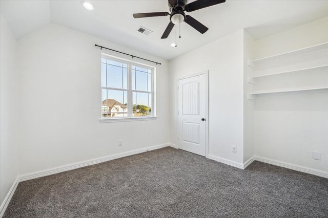 4112 Leslies Way, Dickinson, TX 77539