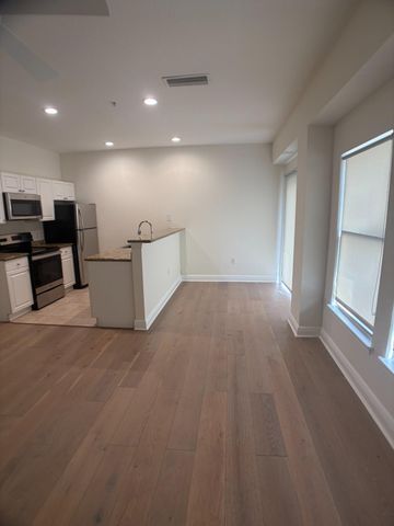 150 SE 3RD Avenue 13, Miami, FL 33131