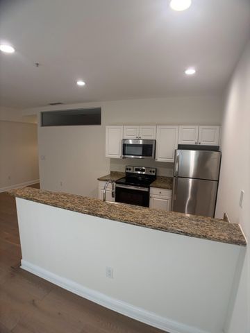 150 SE 3RD Avenue 13, Miami, FL 33131