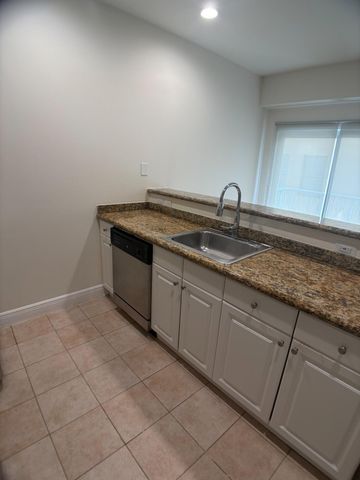 150 SE 3RD Avenue 13, Miami, FL 33131
