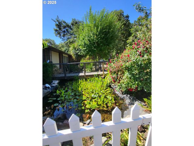 306 MCLAIN Ave, Roseburg, OR 97471