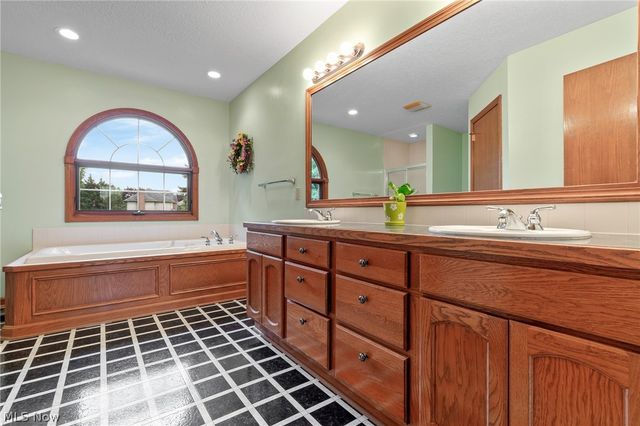 2650 Missenden Street NW, North Canton, OH 44720