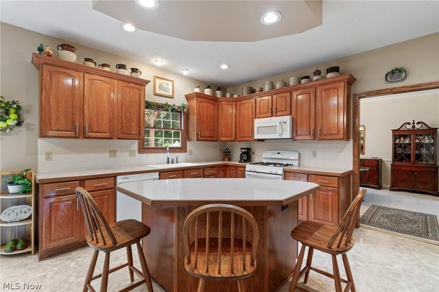 2650 Missenden Street NW, North Canton, OH 44720