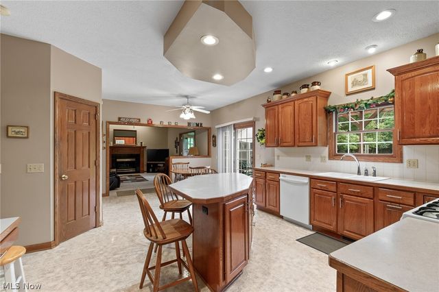 2650 Missenden Street NW, North Canton, OH 44720