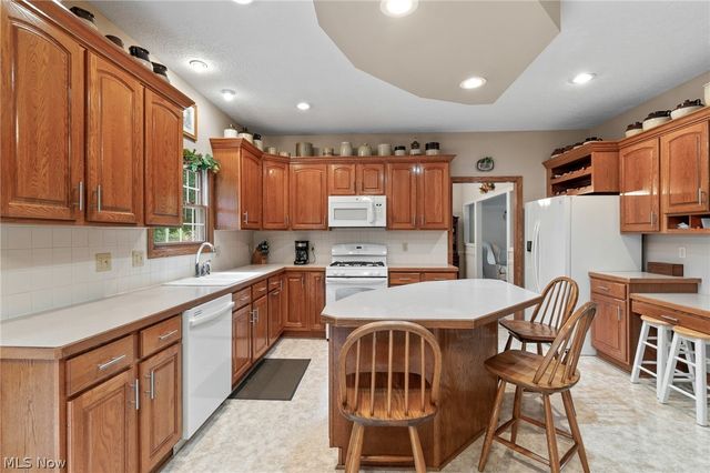 2650 Missenden Street NW, North Canton, OH 44720