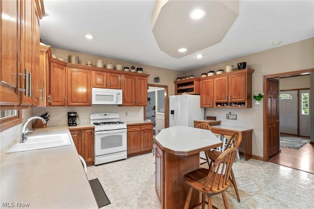 2650 Missenden Street NW, North Canton, OH 44720