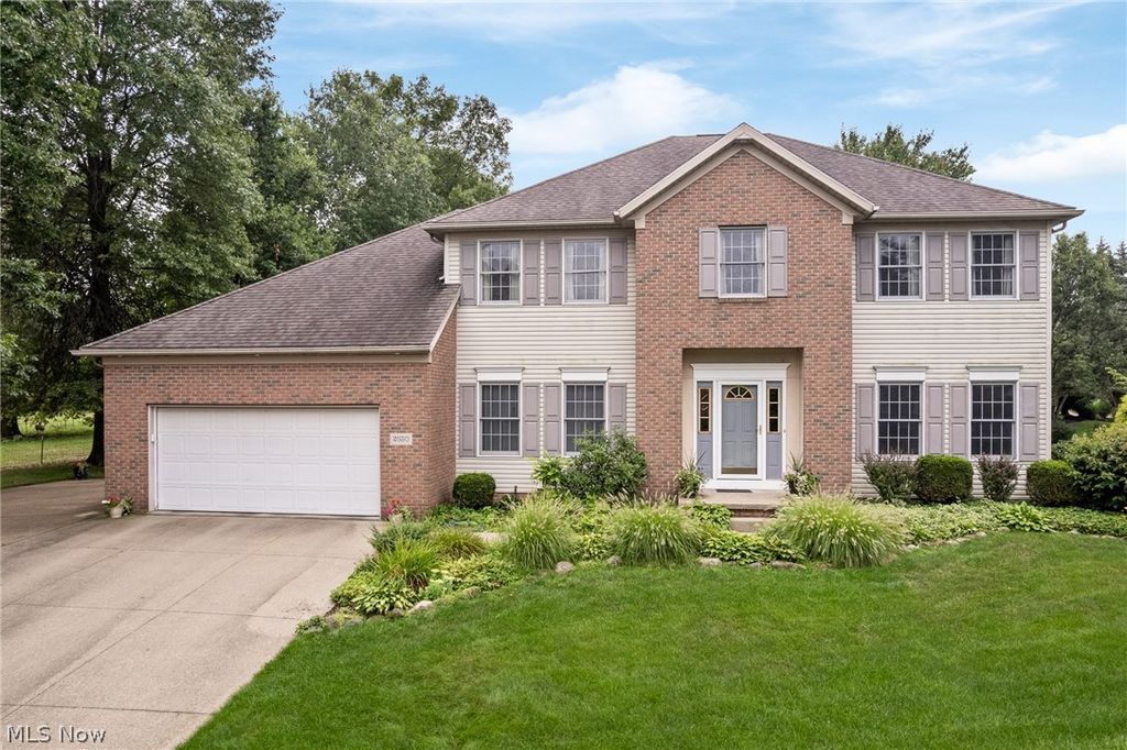 2650 Missenden Street NW, North Canton, OH 44720