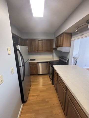 3204 W End Cir Apt 11, Nashville, TN 37203
