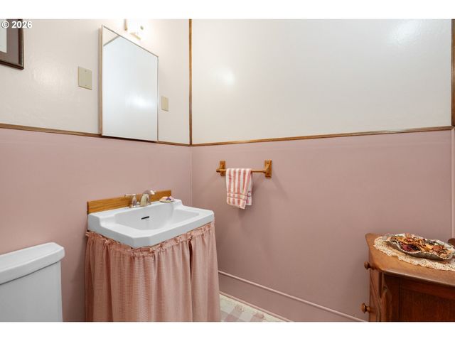 1528 IRVING Ave, Astoria, OR 97103