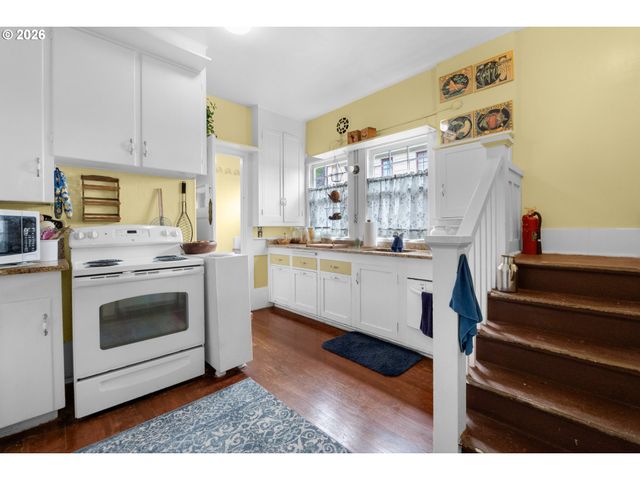 1528 IRVING Ave, Astoria, OR 97103