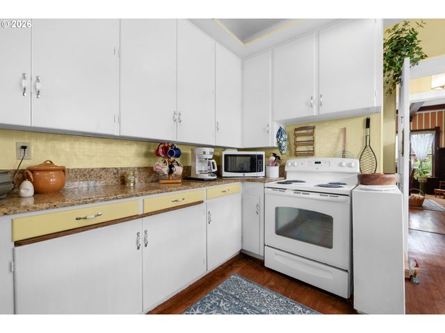 1528 IRVING Ave, Astoria, OR 97103