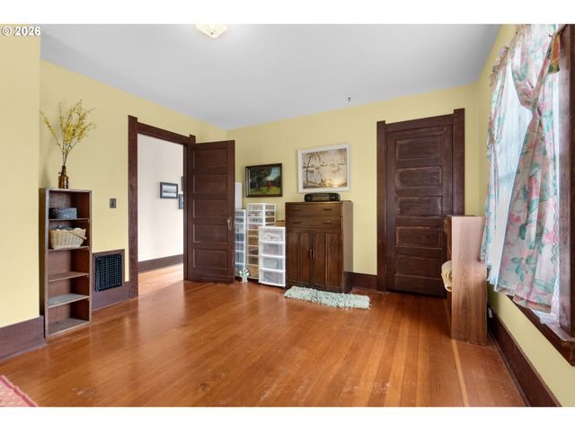 1528 IRVING Ave, Astoria, OR 97103